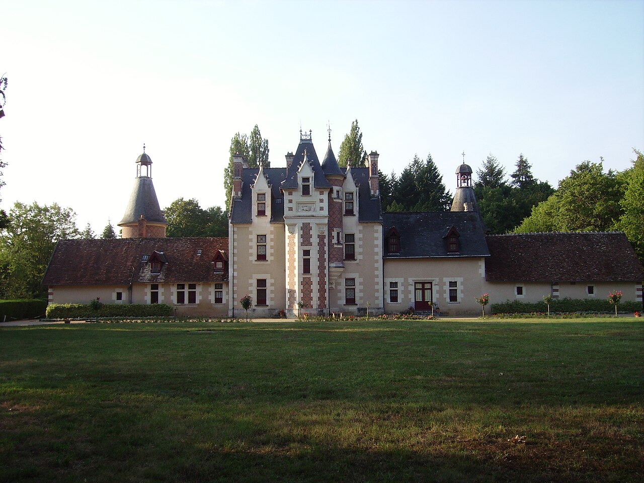 Château de Troussay — France castle