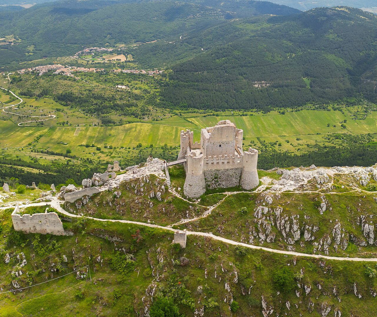 Castle of Rocca Calascio — Italy castle