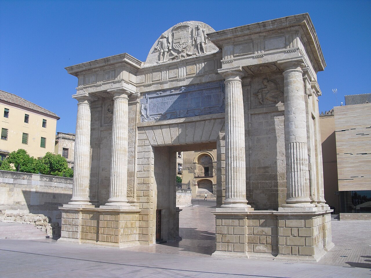 Puerta del Puente — Spain castle