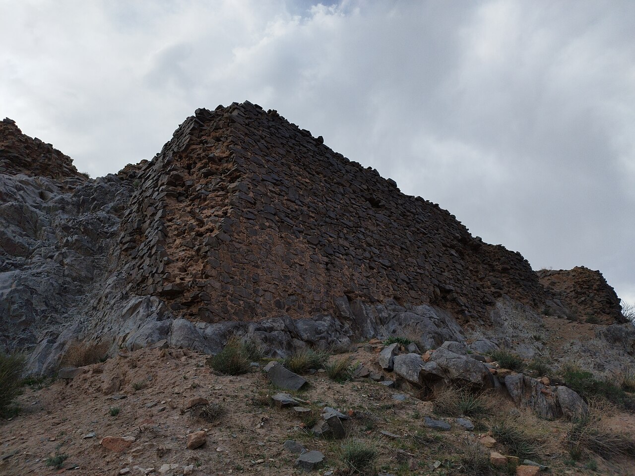 Atashgah Castle — Iran (Islamic Republic of) castle
