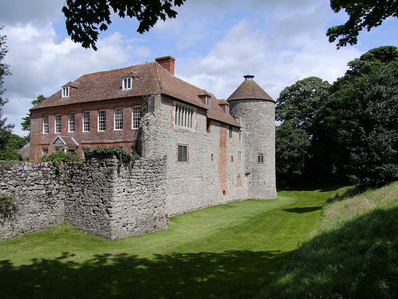 Westenhanger Castle — United Kingdom of Great Britain and Northern Ireland castle