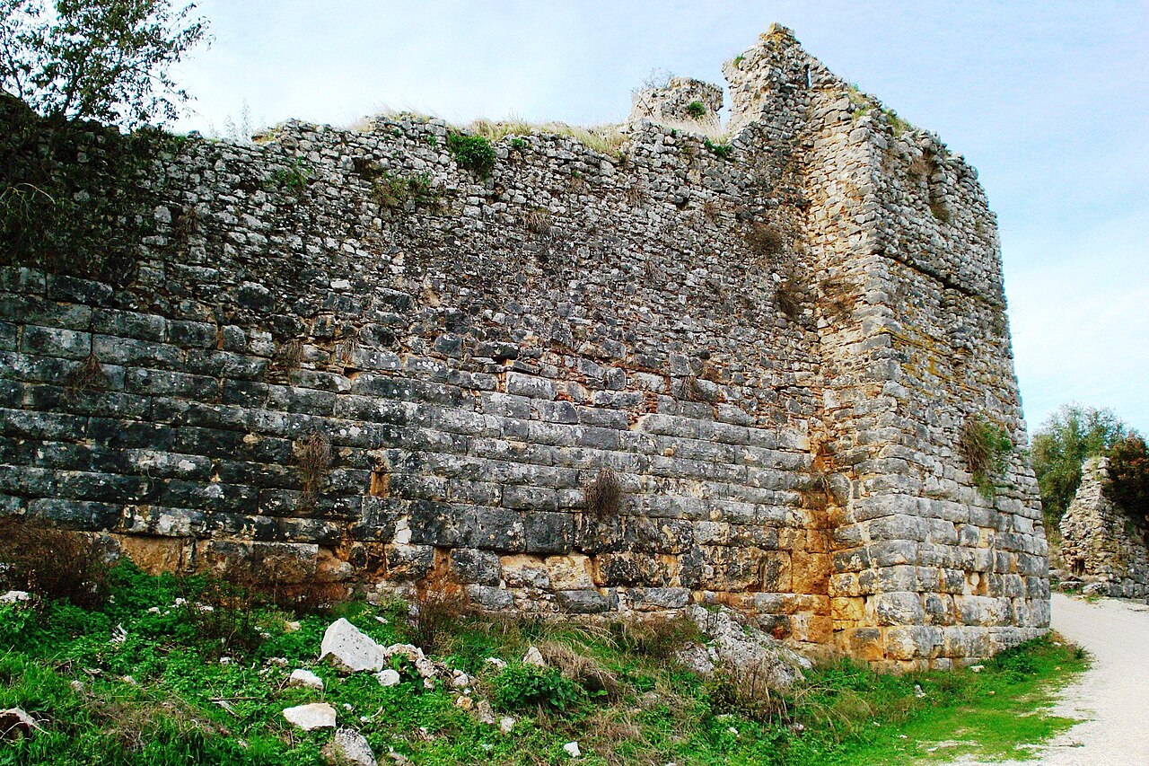 Rogoi — Greece castle