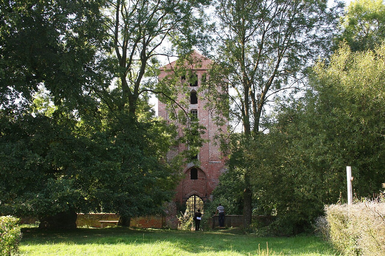 Rogóźno-Zamek — Poland castle