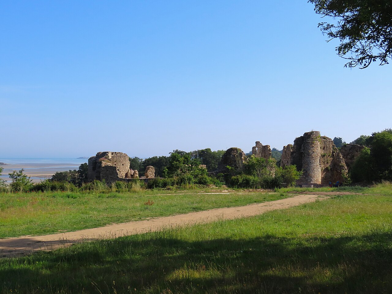 Guildo Castle — France castle