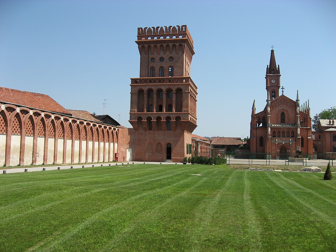 Castello di Pollenzo — Italy castle