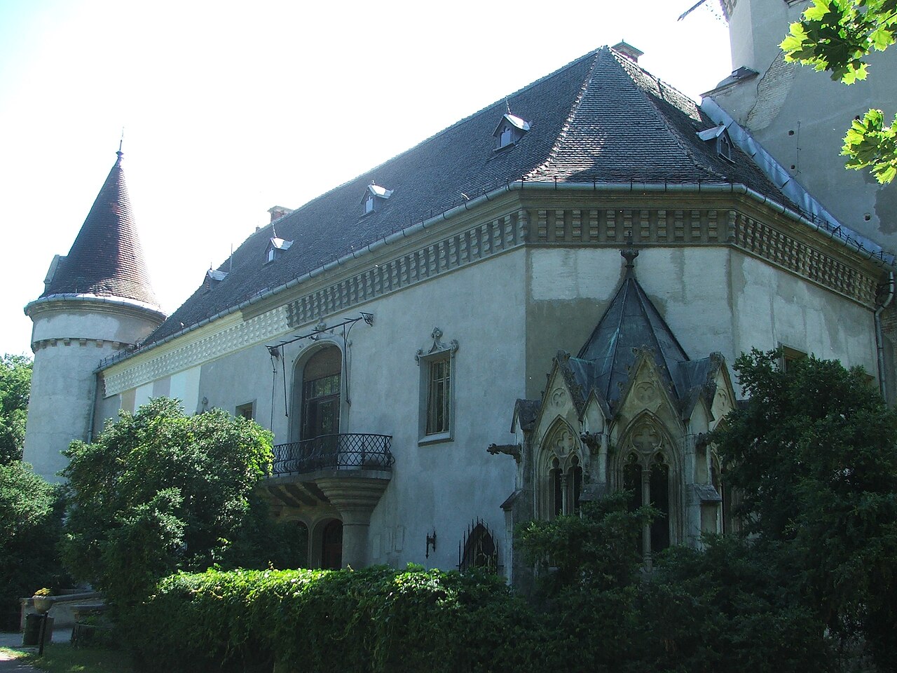 Károlyi Mansion, Carei — Romania castle