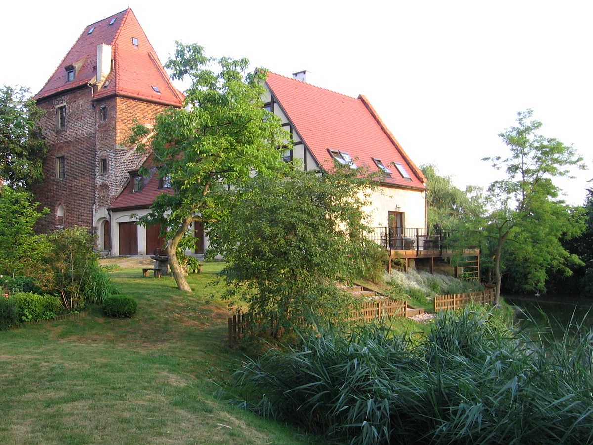 Biestrzyków Castle — Poland castle