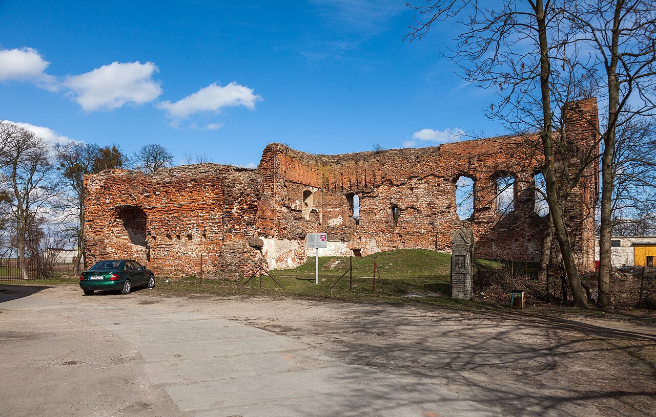 Radziki Duże Castle — Poland castle