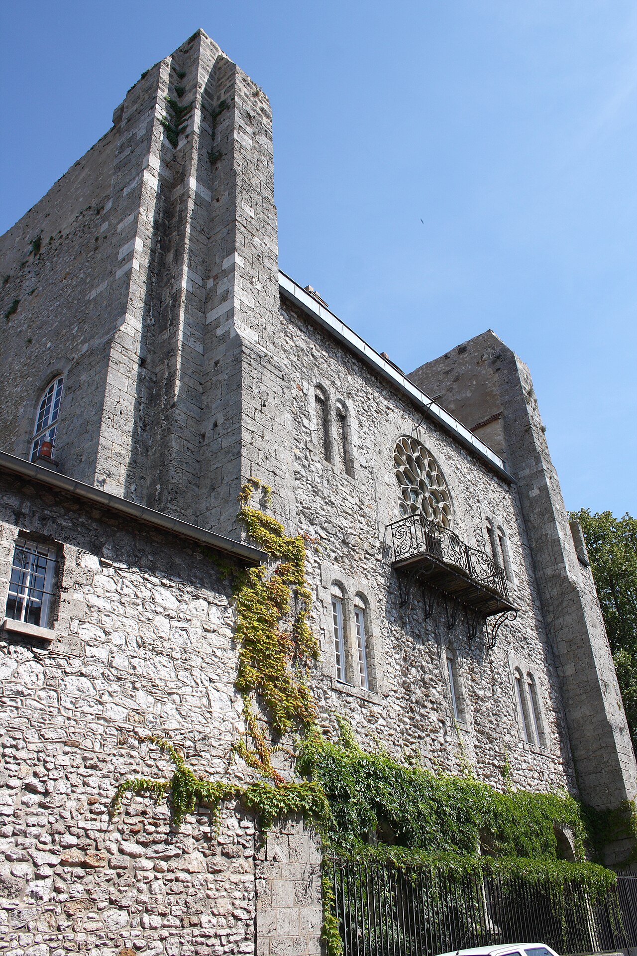 Château de Moret — France castle
