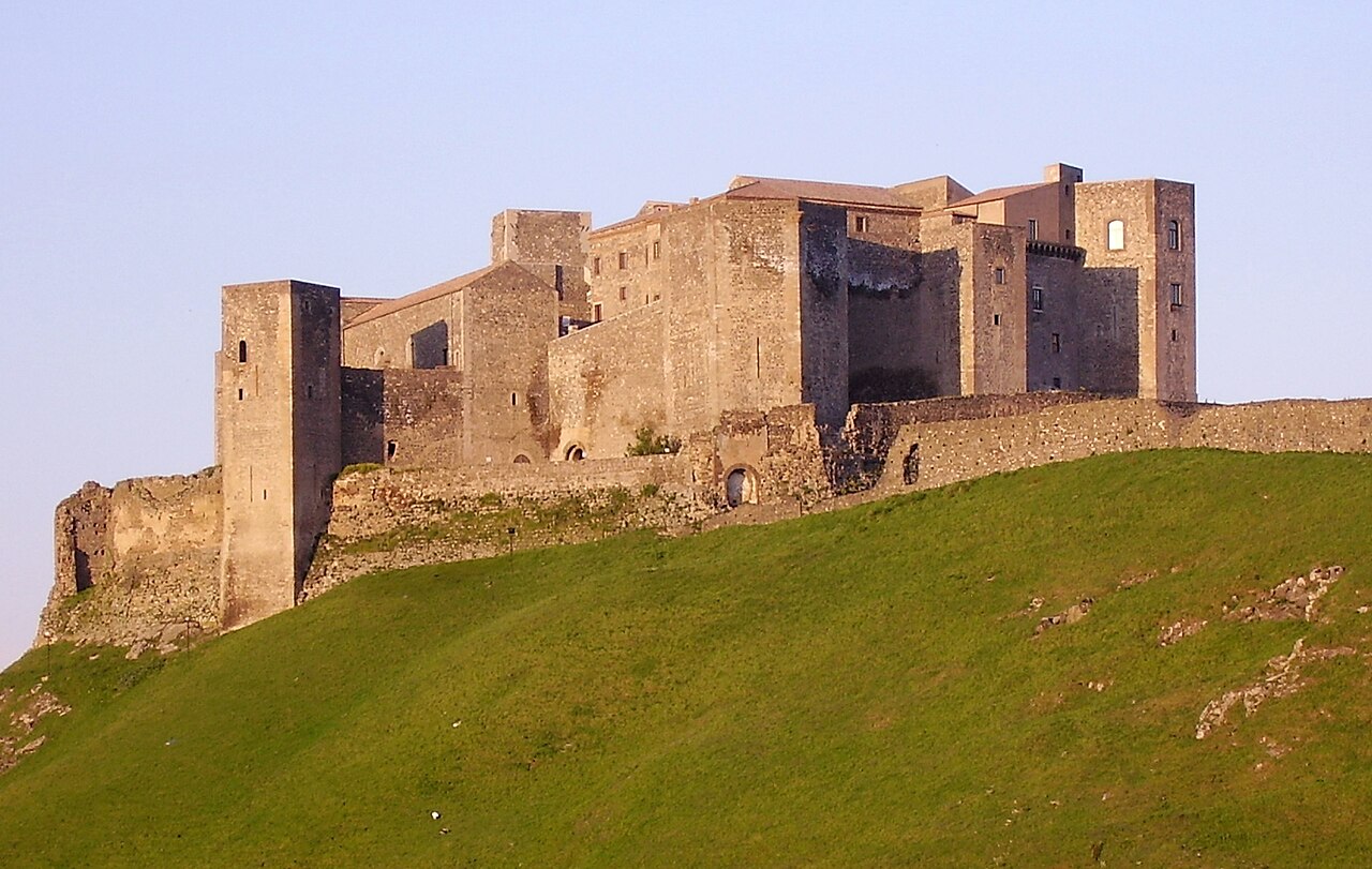 Castle of Melfi — Italy castle