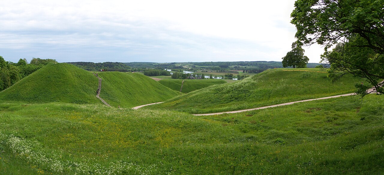 Kernavė — Lithuania castle