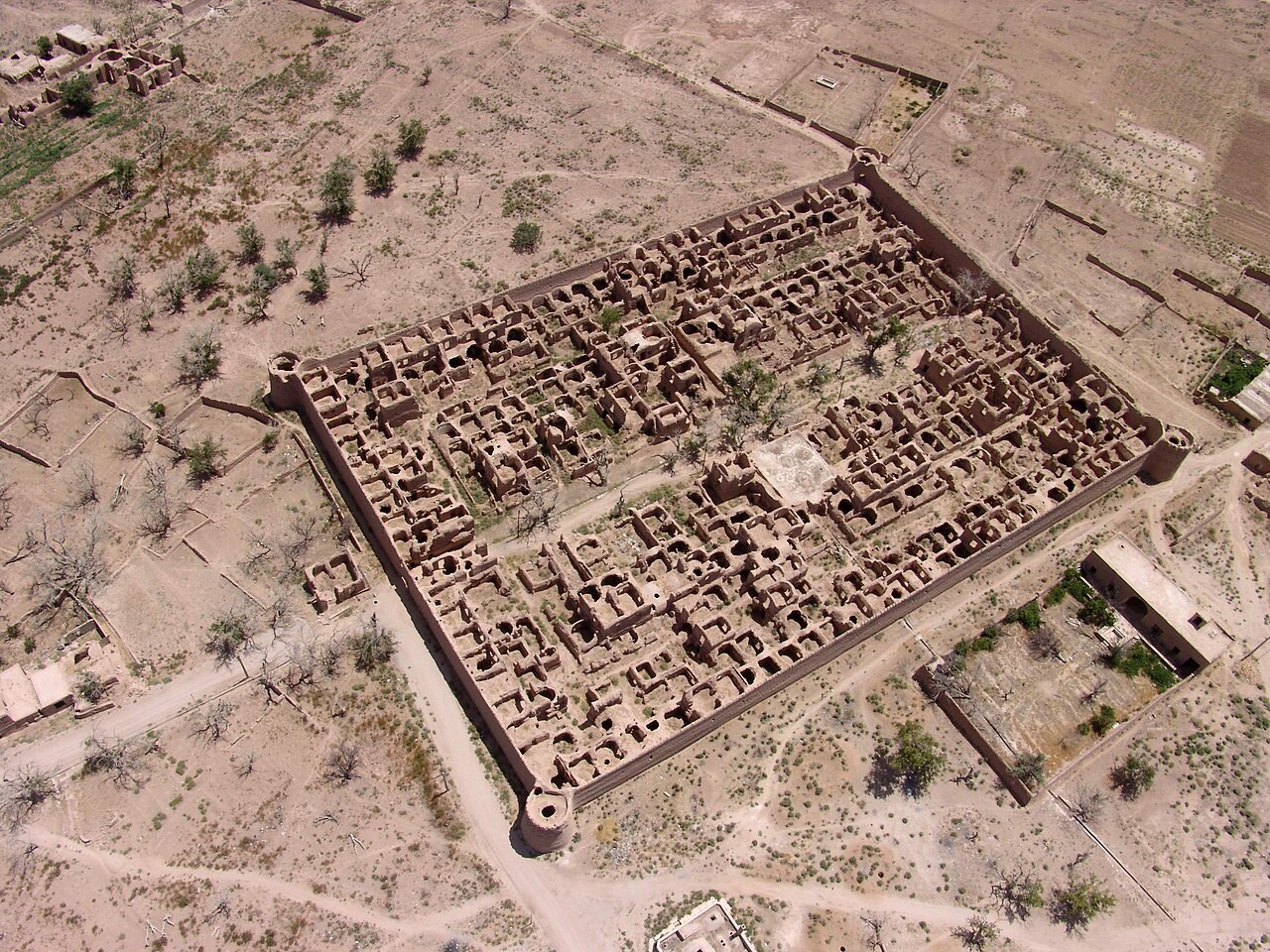 Ernan Castle — Iran (Islamic Republic of) castle