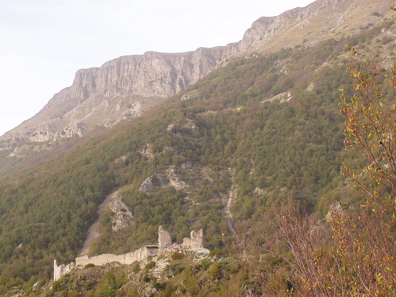 Castel Manfrino — Italy castle