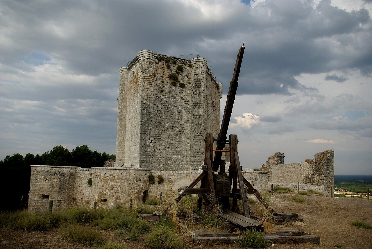 Iscar Castle — Spain castle