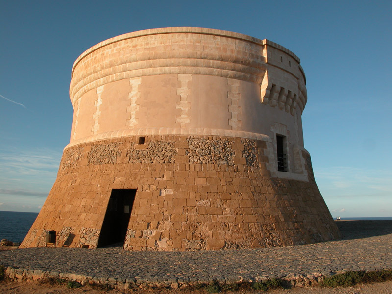 Torre de Fornells — Spain castle