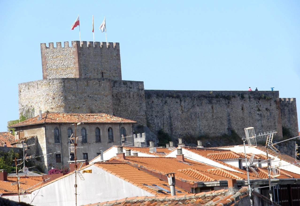 San Vicente de la Barquera Castle — Spain castle