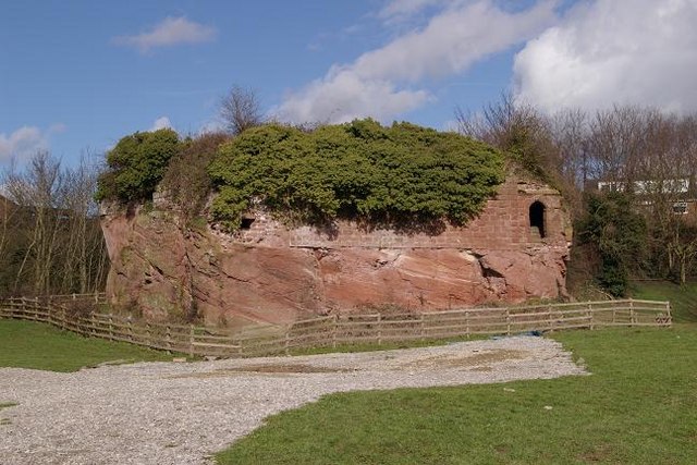 Holt Castle — United Kingdom of Great Britain and Northern Ireland castle