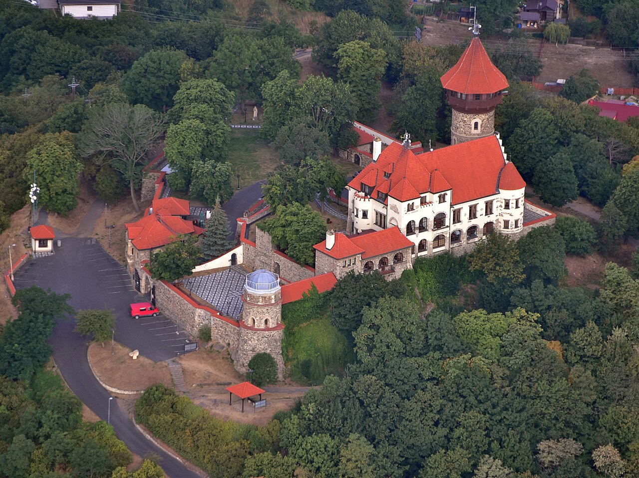 Hnevín Castle — Czechia castle