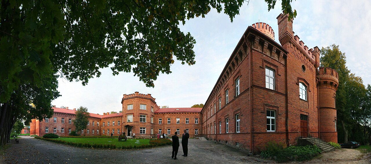 Raudany — Lithuania castle