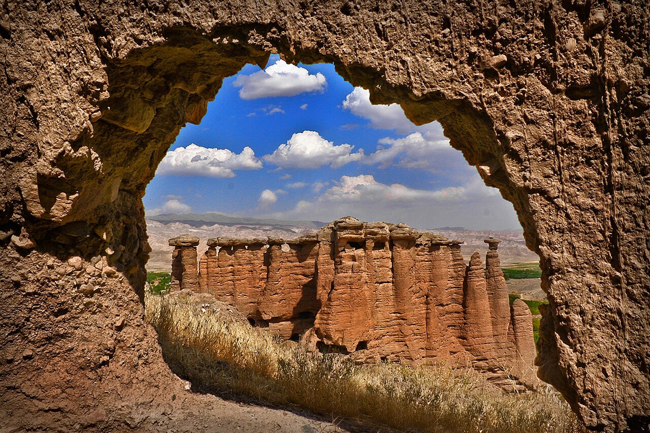 Behestan Castle — Iran (Islamic Republic of) castle