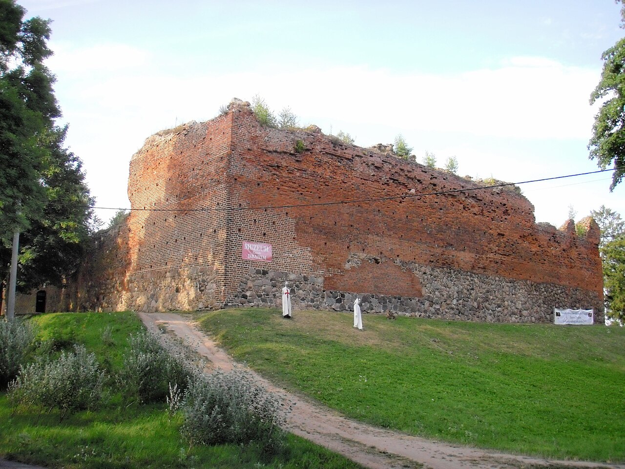 Stare Drawsko — Poland castle
