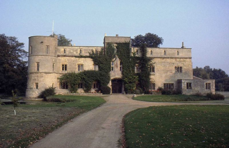 Woodcroft Castle — United Kingdom of Great Britain and Northern Ireland castle