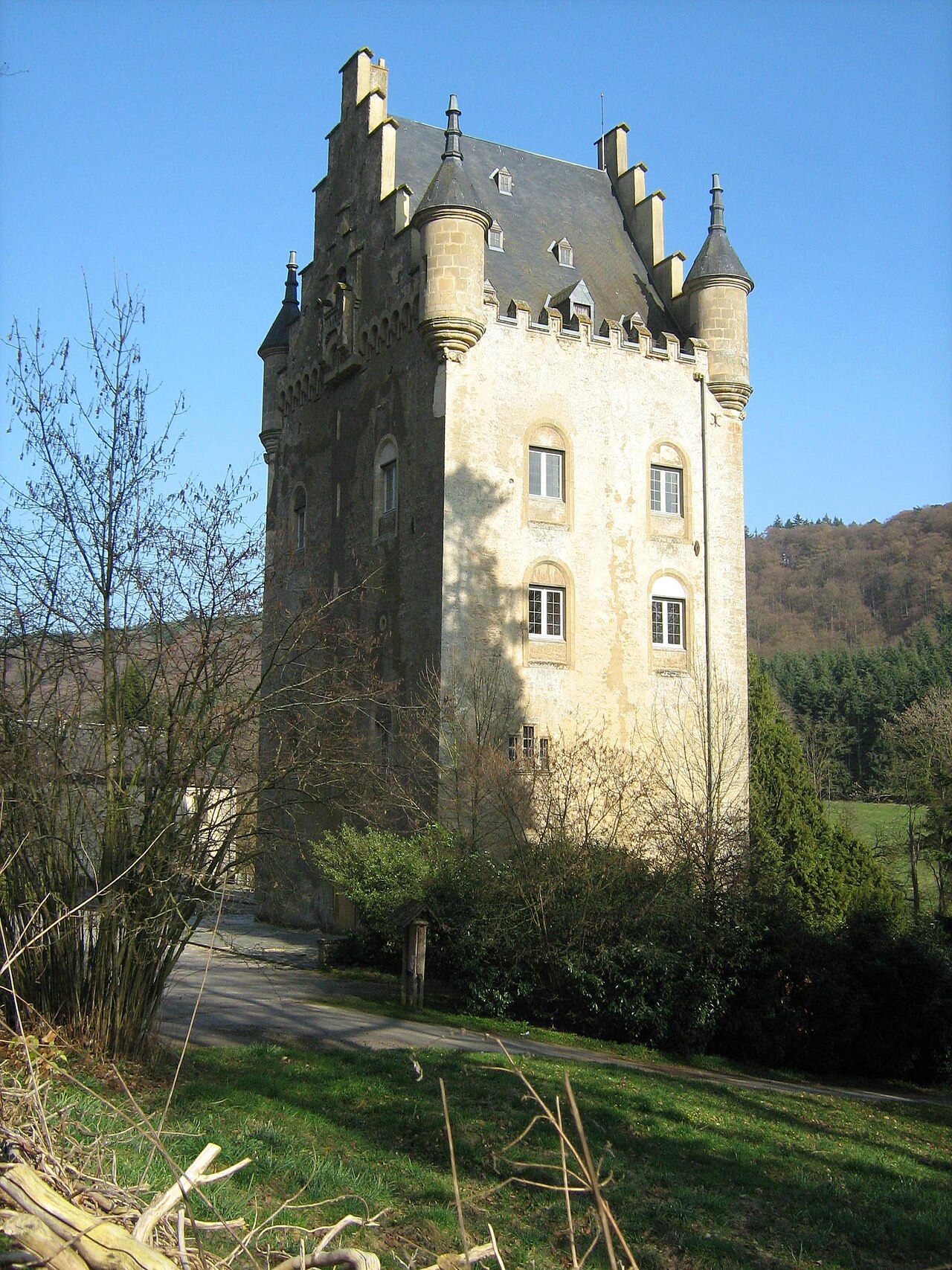 Schoenfels Castle — Luxembourg castle