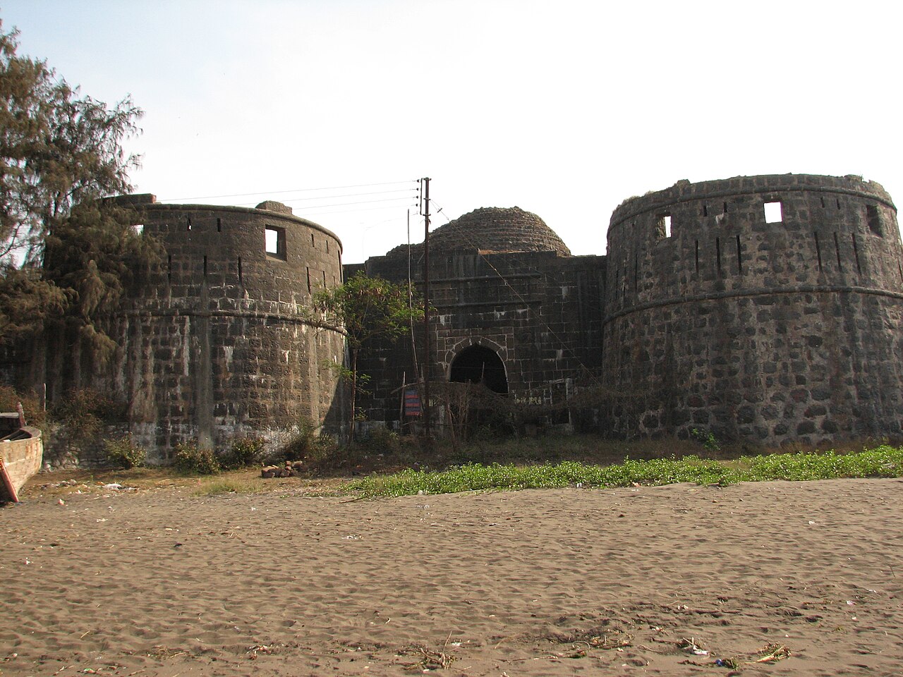 Arnala Fort — India castle