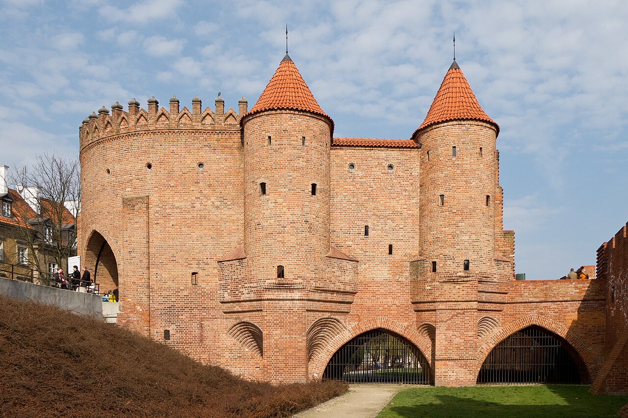 Warsaw Barbican — Poland castle