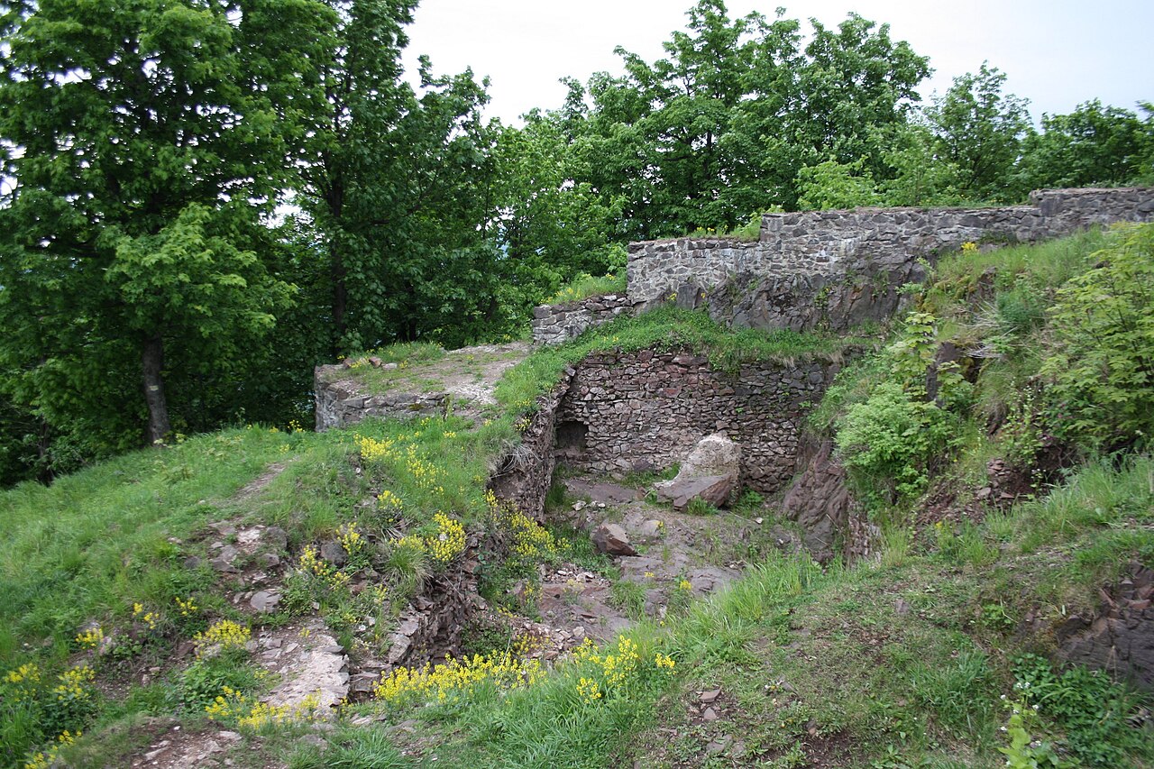 Rogowiec Castle — Poland castle