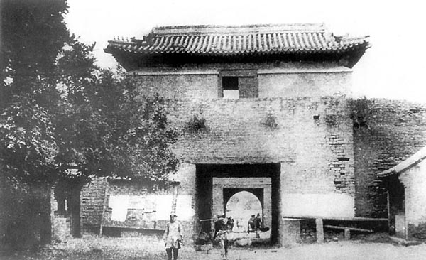 Dongbianmen — China castle