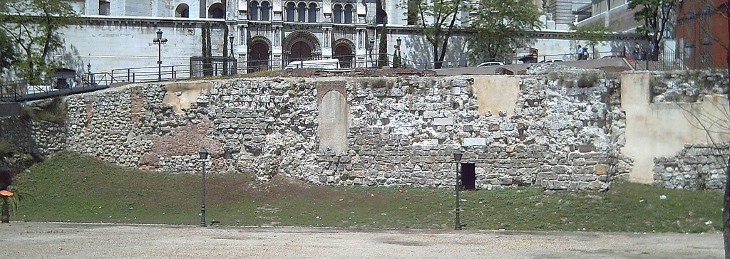 Muslim Walls of Madrid — Spain castle