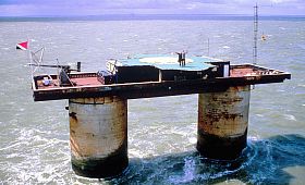 HM Fort Roughs — United Kingdom of Great Britain and Northern Ireland castle