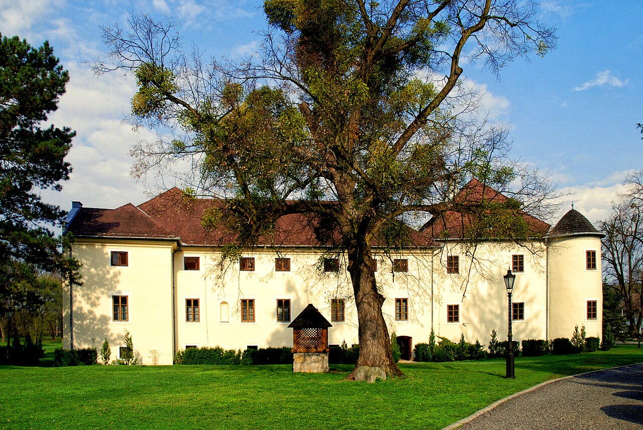 Melczer Mansion in Alsókéked (Kéked) — Hungary castle