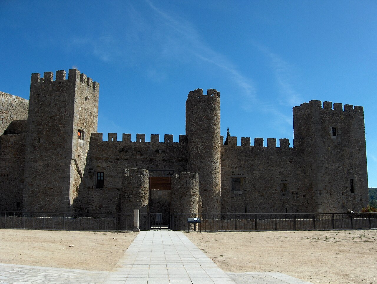 Montemayor del Rio Castle — Spain castle