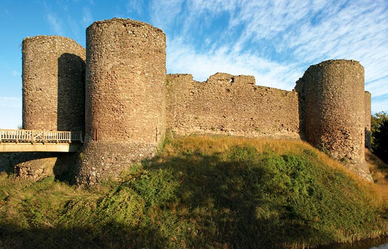 White Castle — United Kingdom of Great Britain and Northern Ireland castle
