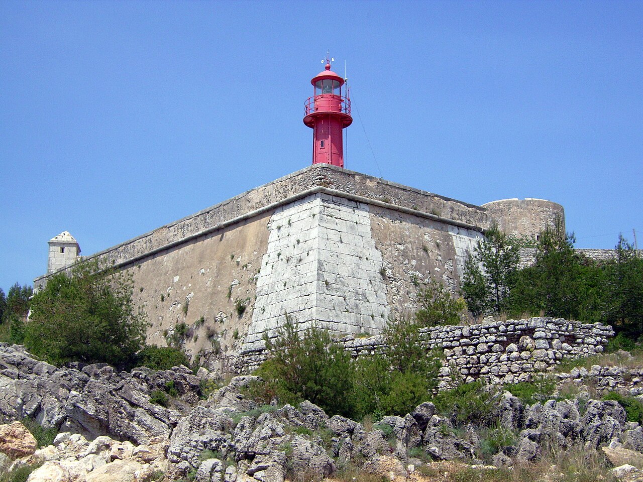 Fort of São Teodósio da Ponta do Cavalo — Portugal castle