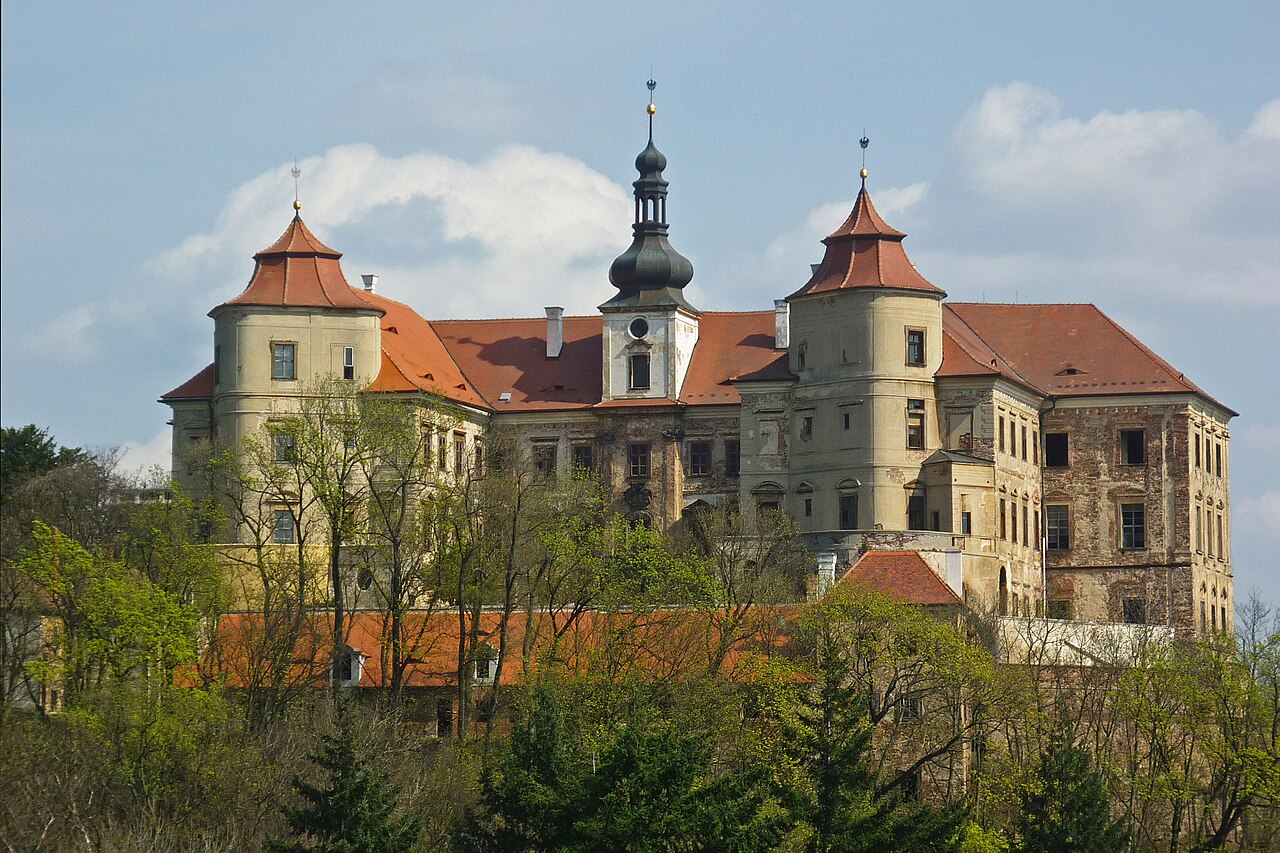 Jezeří Castle — Czechia castle