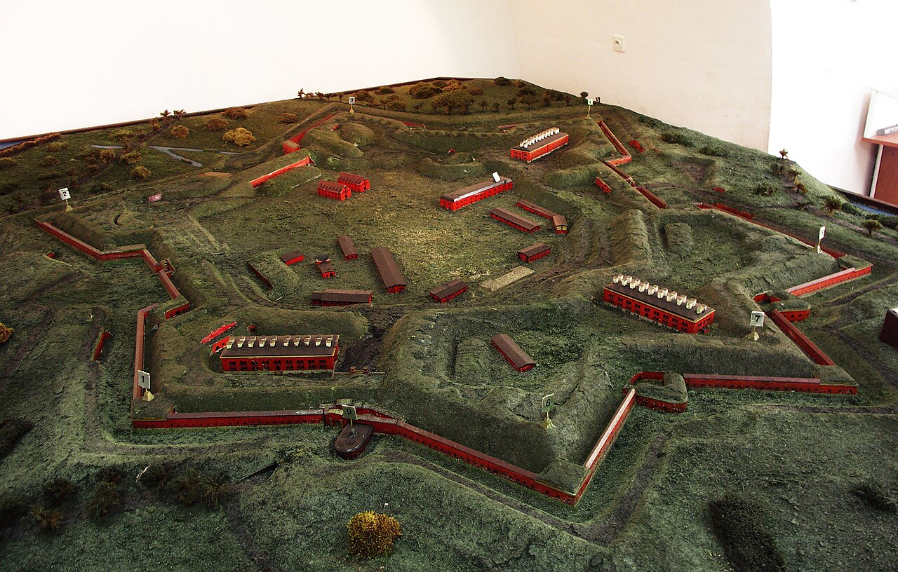 Boyen Fortress — Poland castle