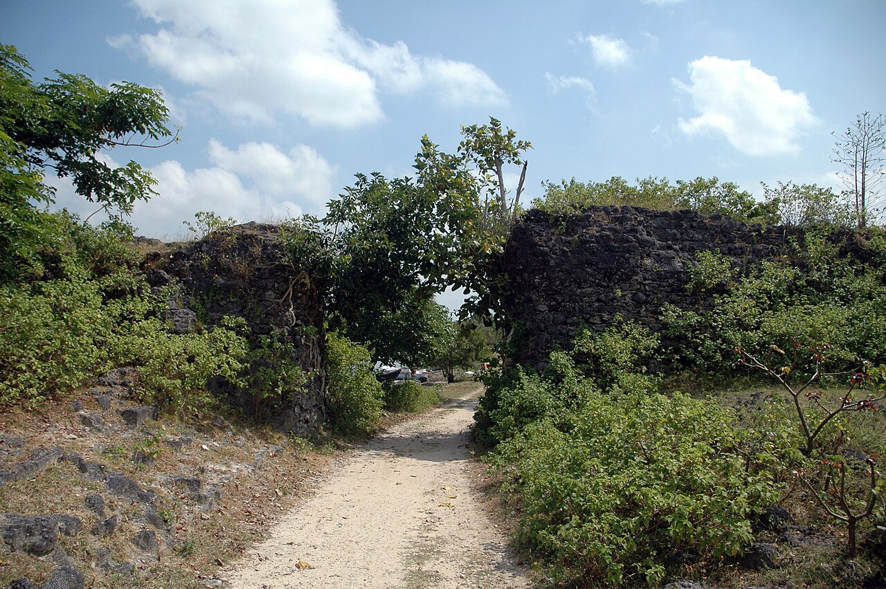 Kayts Island Fort — Sri Lanka castle
