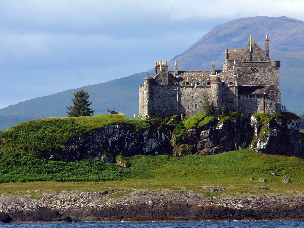 Duart Castle — United Kingdom of Great Britain and Northern Ireland castle