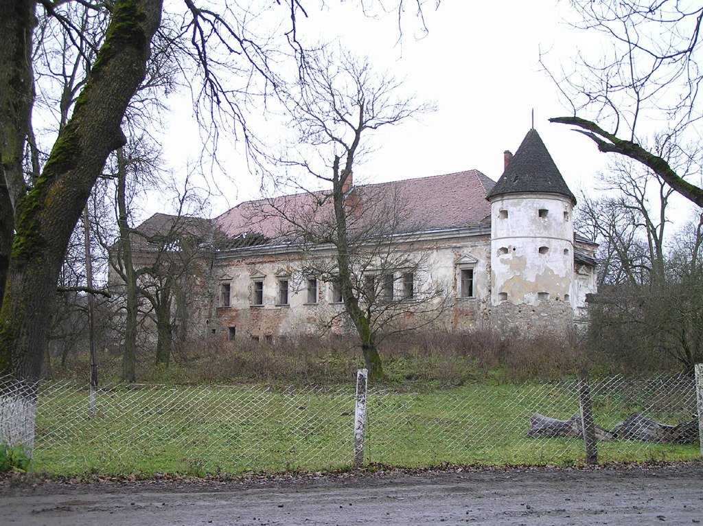 Pomoriany Castle — Ukraine castle