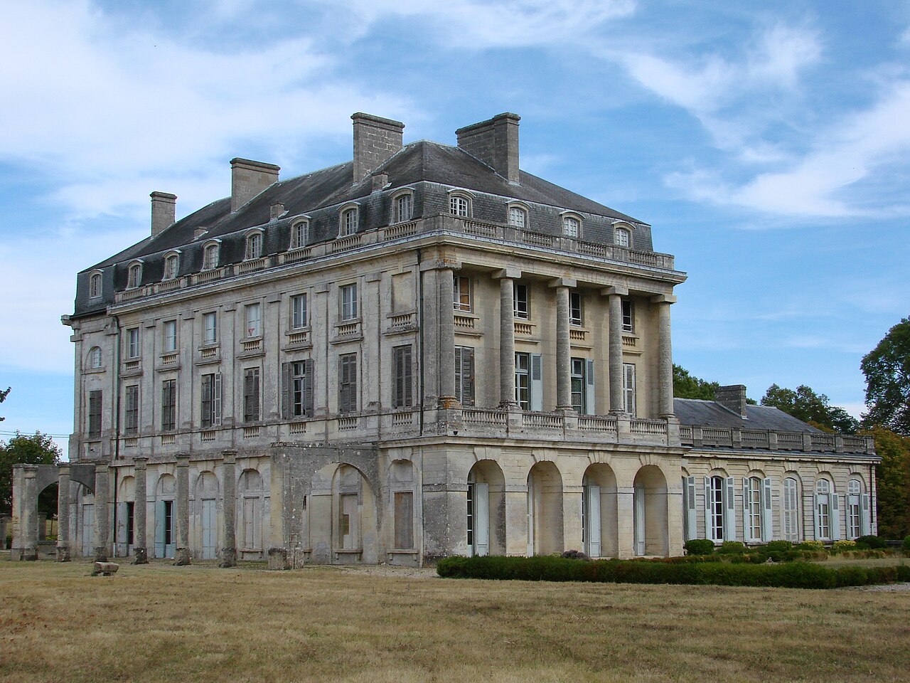 Château du Bouilh — France castle