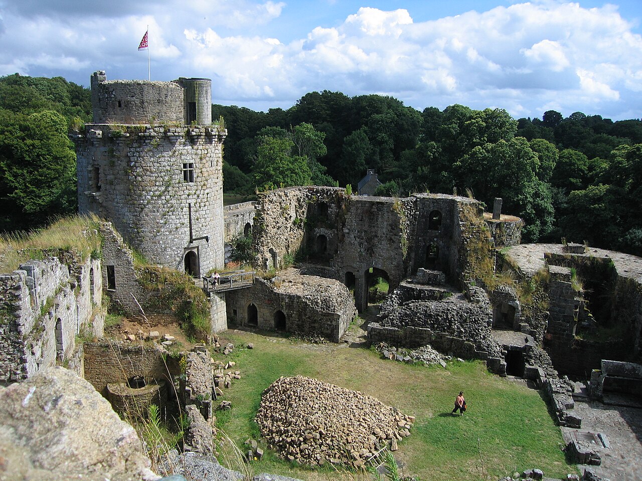 Tonquédec Castle — France castle