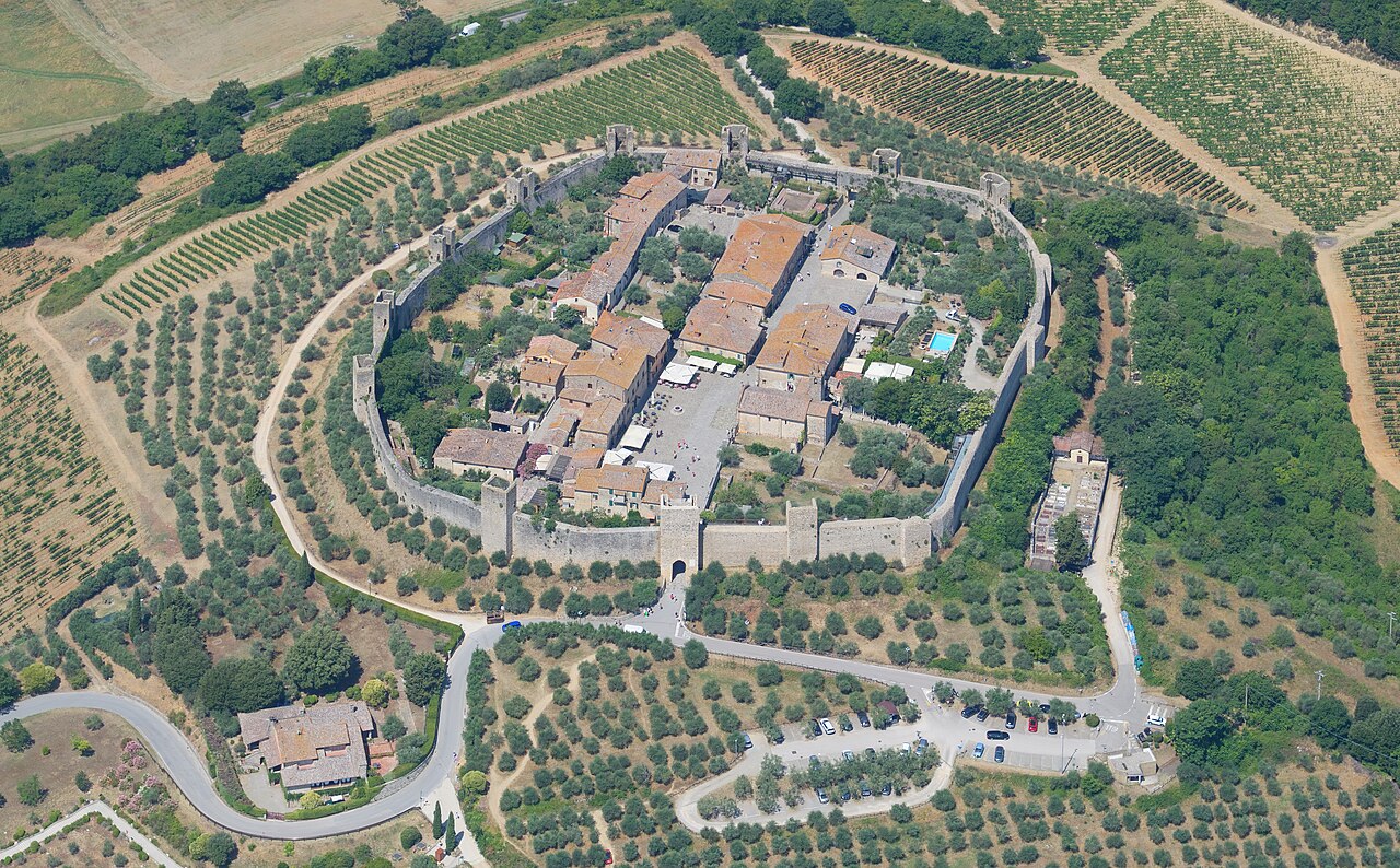 Monteriggioni — Italy castle
