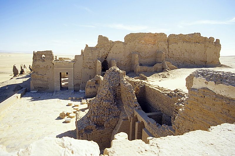 Qasr Dush — Egypt castle
