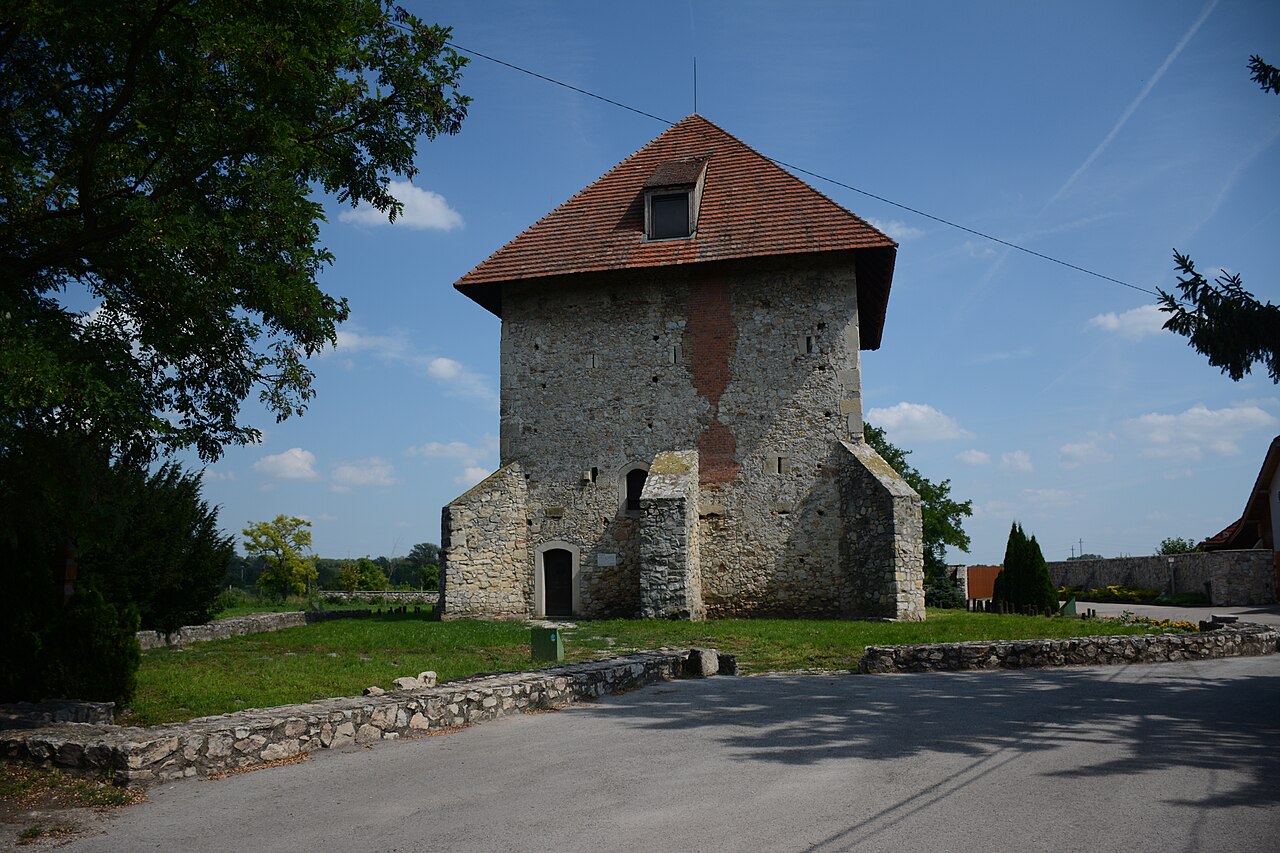 Kula Castle — Hungary castle