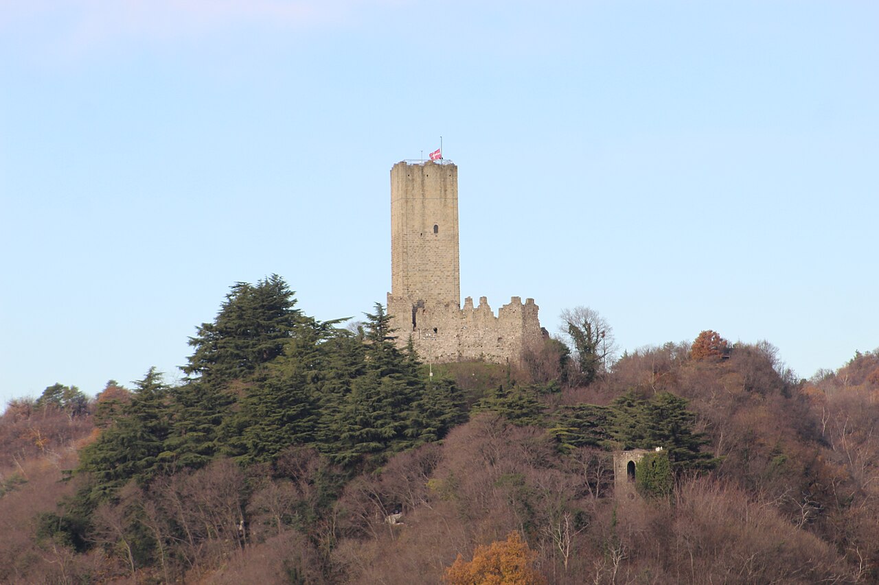 Baradello Castle — Italy castle