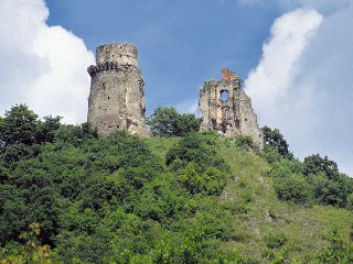 Slanec Castle Ruins — Slovakia castle