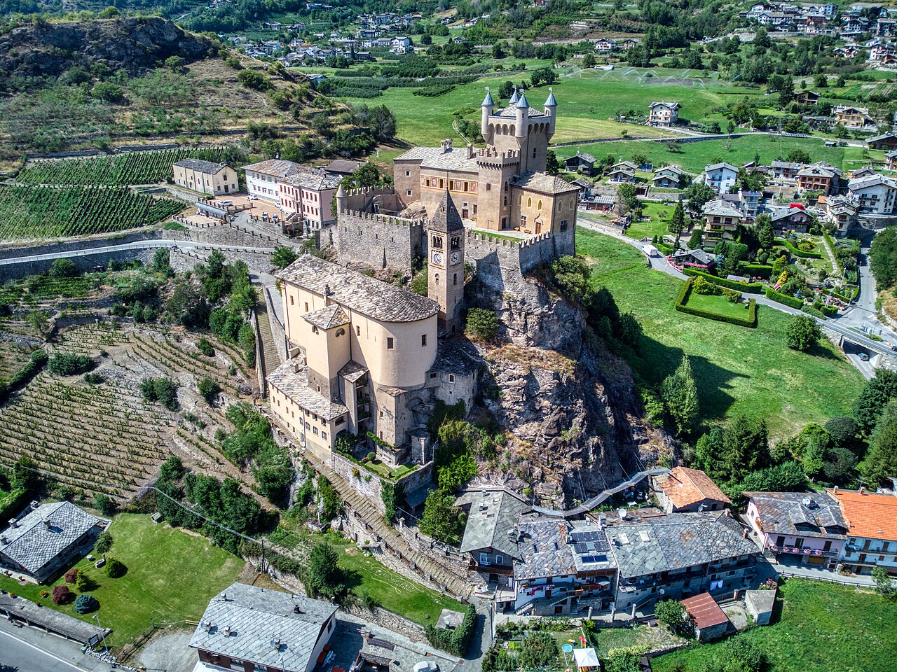 Saint-Pierre Castle — Italy castle